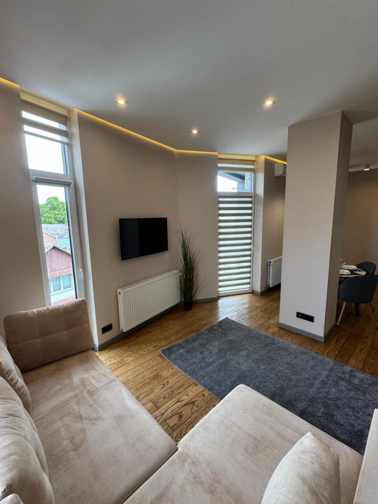 Luxury Apartments Smart House Uschhorod Exterior foto